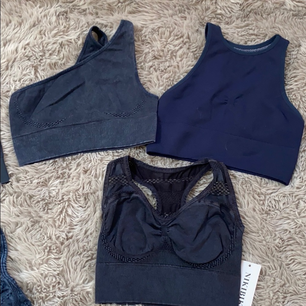 Navy shades varieties of sport bras and crops - Picture 4 of 9